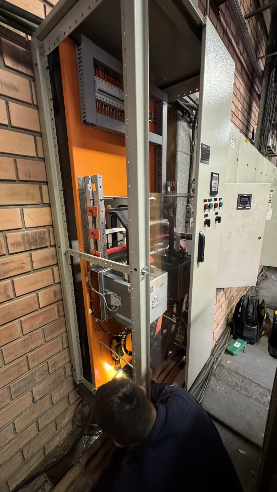 Comissionamento de QTA 800 A em campo