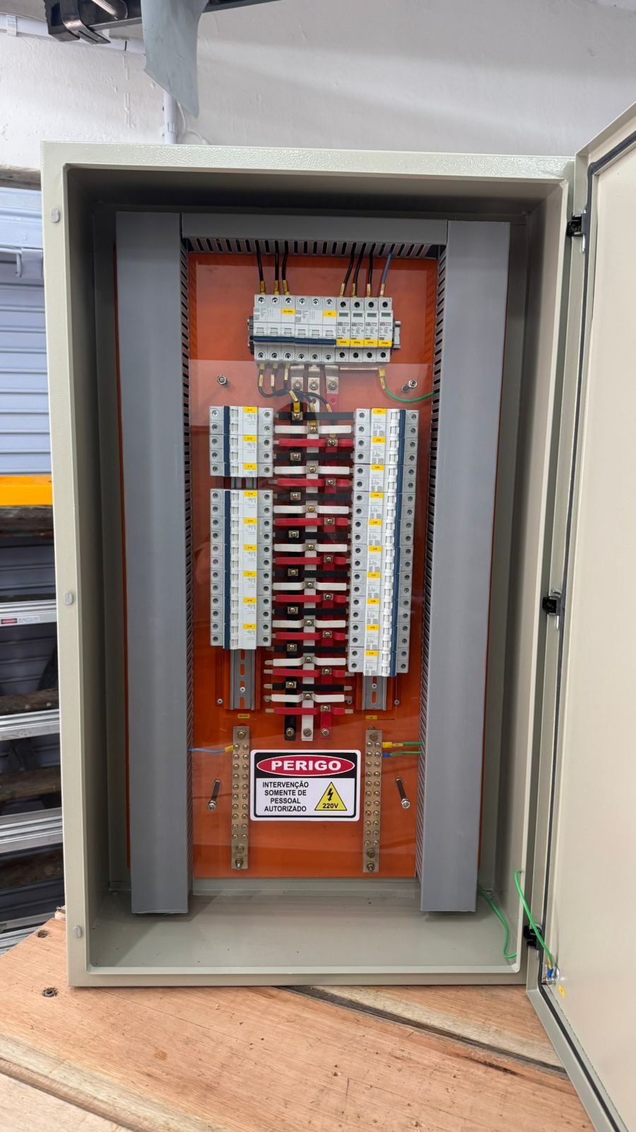 QGBT industrial PRO11 entregue para TEN Brasil — usina fotovoltaica